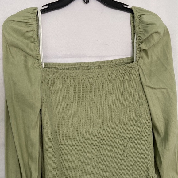 Gianni Bini Angel Square Neck Long Balloon Sleeve Cropped Smocked Blouse - Picture 7 of 7